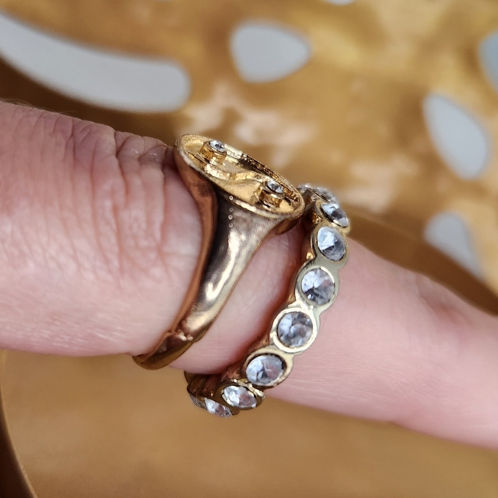 Lot 2 gold‎ tone  costume rings. Peace sign band cz stones 8 infinity band 7 cz - Picture 6 of 6